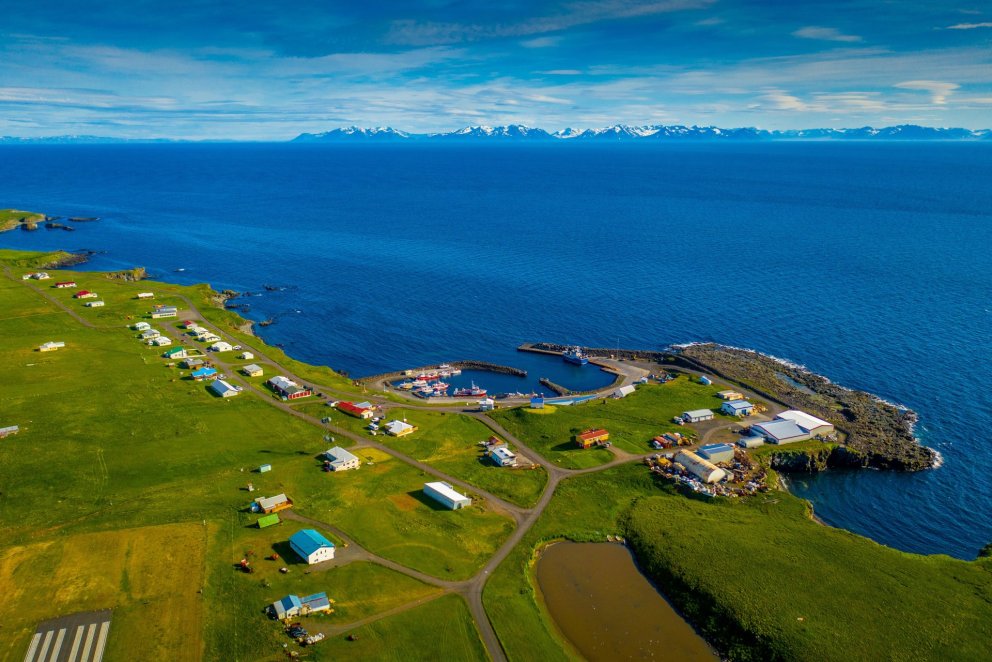 Auka flug í Grímsey